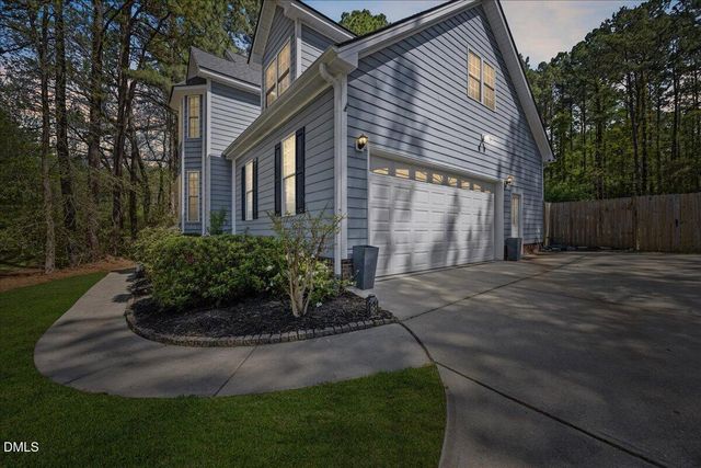 8001 Kingsdale Drive, Willow Spring, NC 27592