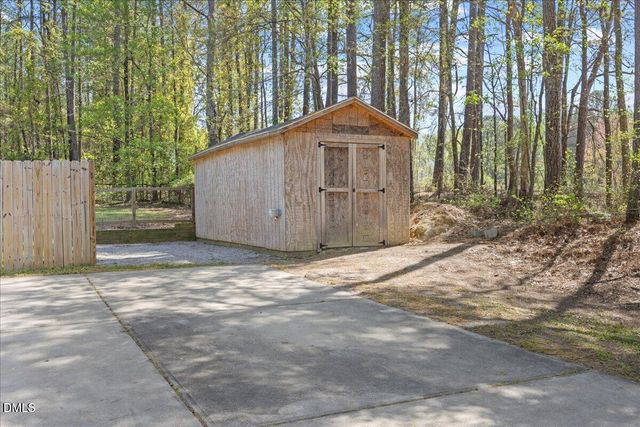 8001 Kingsdale Drive, Willow Spring, NC 27592