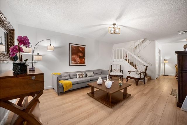 9135 SW 20th Pl D, Davie, FL 33324