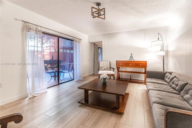 9135 SW 20th Pl D, Davie, FL 33324