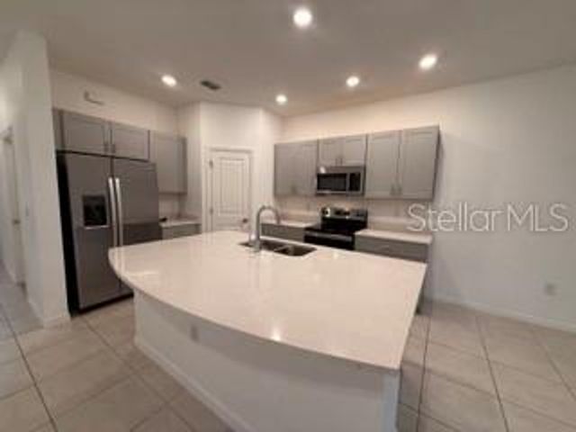 2906 CANARY AVENUE, Davenport, FL 33837