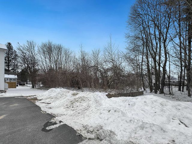 5-16 Butler Street, Hillsborough, NH 03244