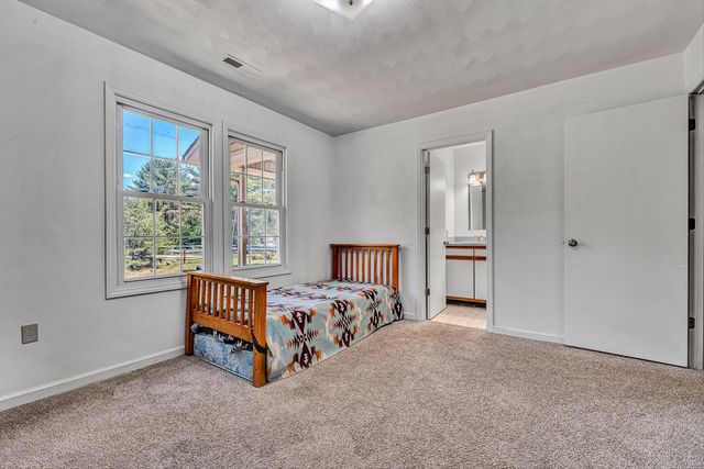 3721 Chaparral DR, Roanoke, VA 24018