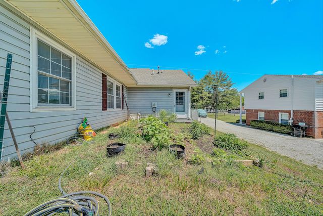 3721 Chaparral DR, Roanoke, VA 24018