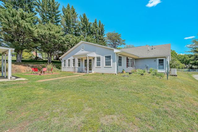 3721 Chaparral DR, Roanoke, VA 24018