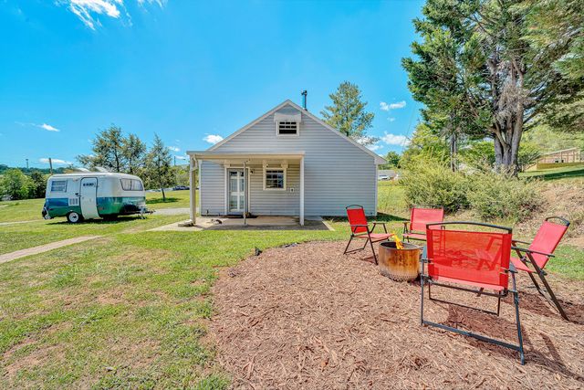 3721 Chaparral DR, Roanoke, VA 24018