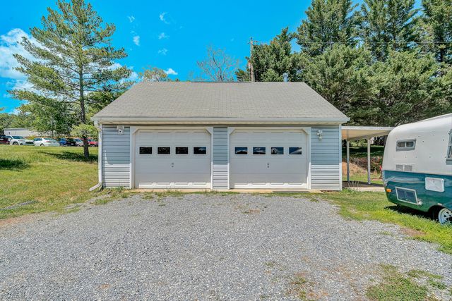 3721 Chaparral DR, Roanoke, VA 24018