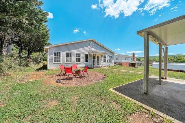 3721 Chaparral DR, Roanoke, VA 24018