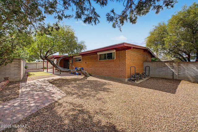 7118 E Eli Place, Tucson, AZ 85710
