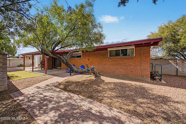 7118 E Eli Place, Tucson, AZ 85710