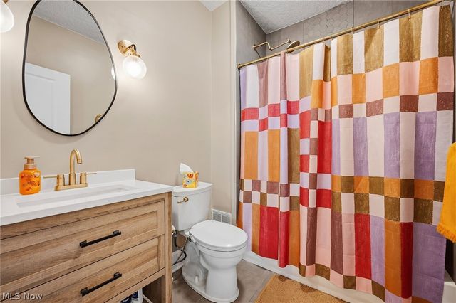 1655 Lauderdale Avenue, Lakewood, OH 44107