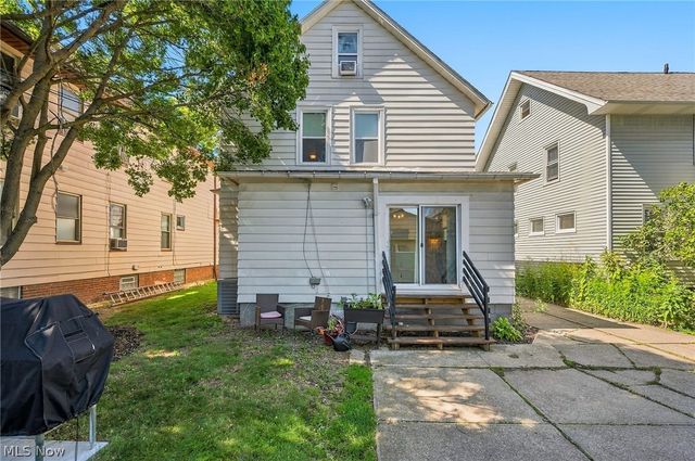 1655 Lauderdale Avenue, Lakewood, OH 44107