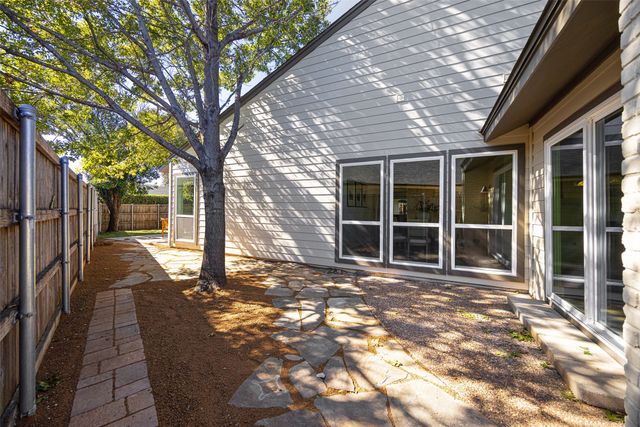 6016 Canyon Springs Road, Dallas, TX 75248