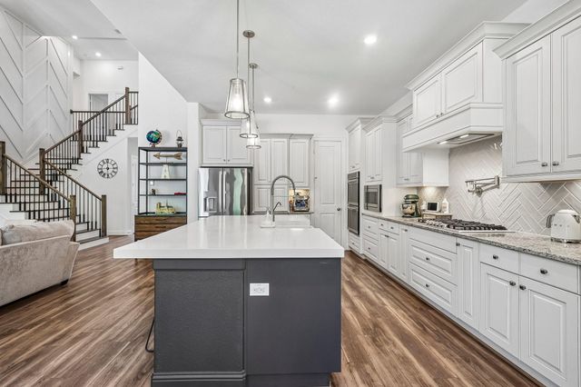 1700 Graystone Hills Drive, Conroe, TX 77304