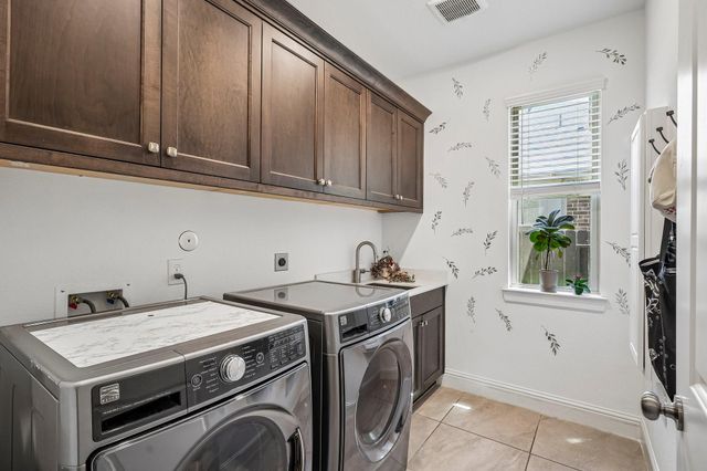 1700 Graystone Hills Drive, Conroe, TX 77304