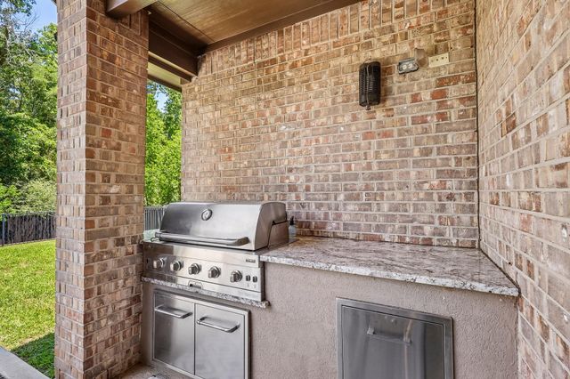 1700 Graystone Hills Drive, Conroe, TX 77304