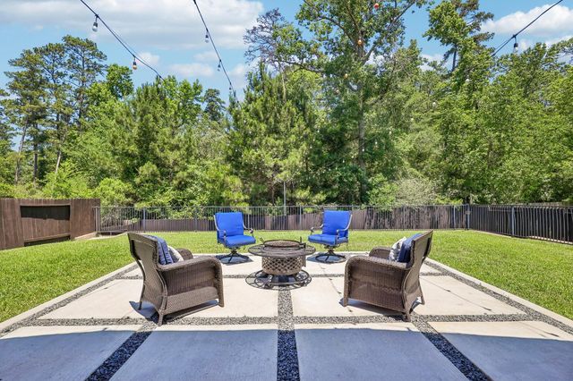 1700 Graystone Hills Drive, Conroe, TX 77304