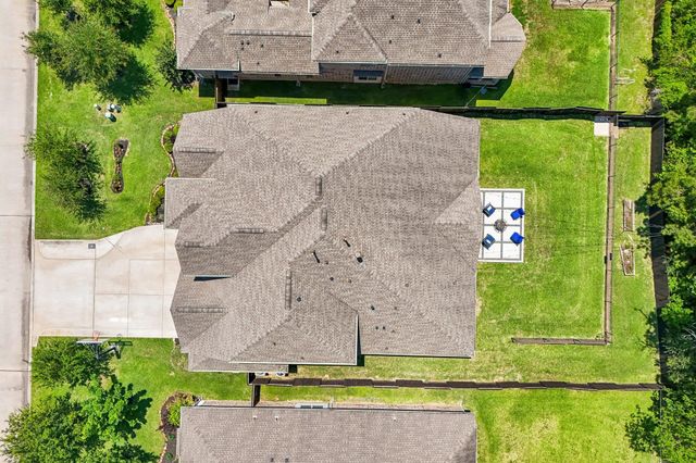 1700 Graystone Hills Drive, Conroe, TX 77304
