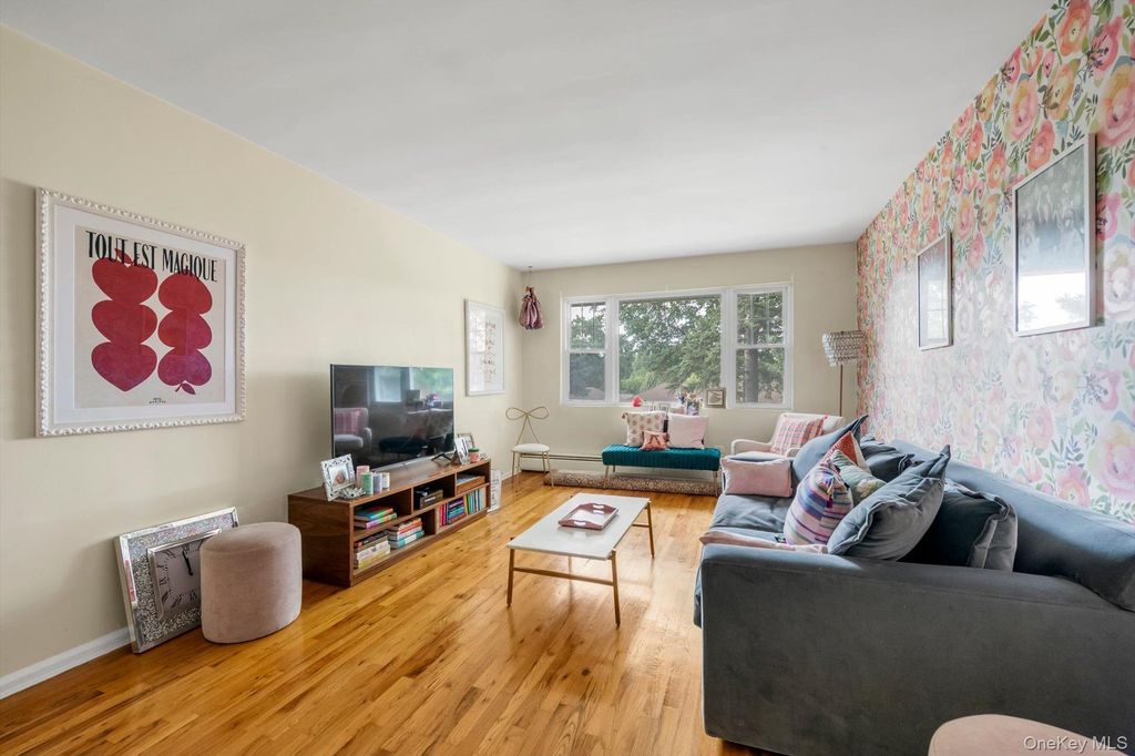 35U Madison Park Gardens 35U, Port Washington, NY 11050 — photo 3