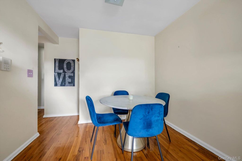 35U Madison Park Gardens 35U, Port Washington, NY 11050 — photo 4