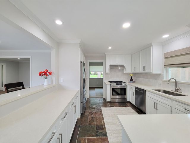 4326 Briarbend Drive, Houston, TX 77035