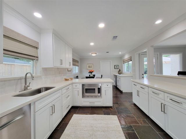4326 Briarbend Drive, Houston, TX 77035
