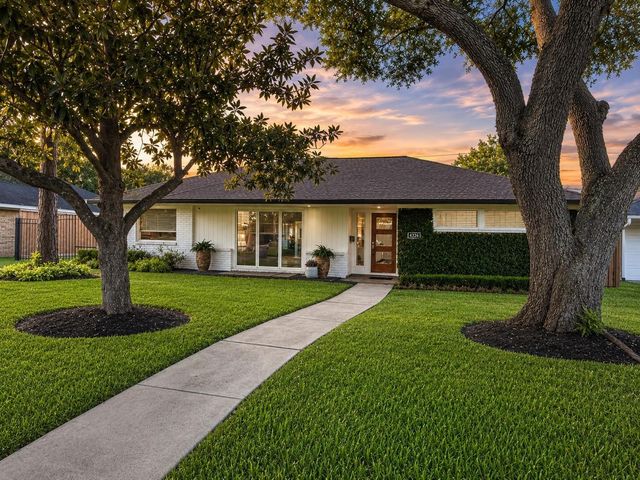 4326 Briarbend Drive, Houston, TX 77035