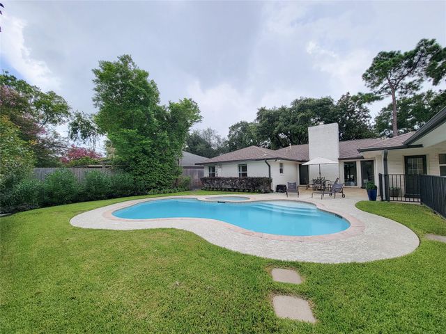 4326 Briarbend Drive, Houston, TX 77035