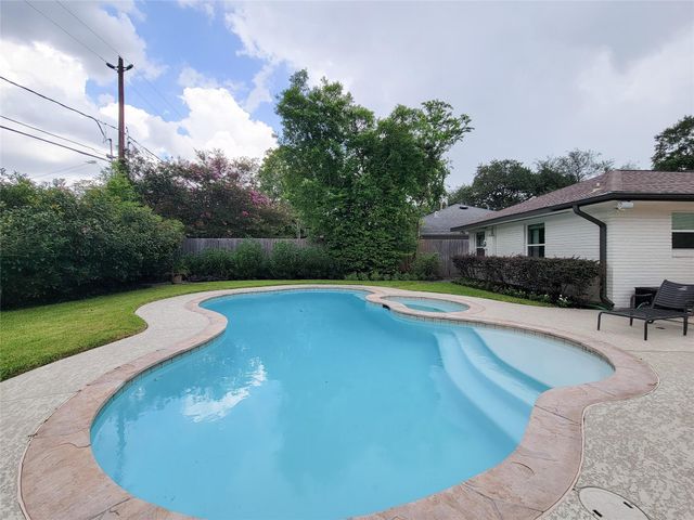 4326 Briarbend Drive, Houston, TX 77035