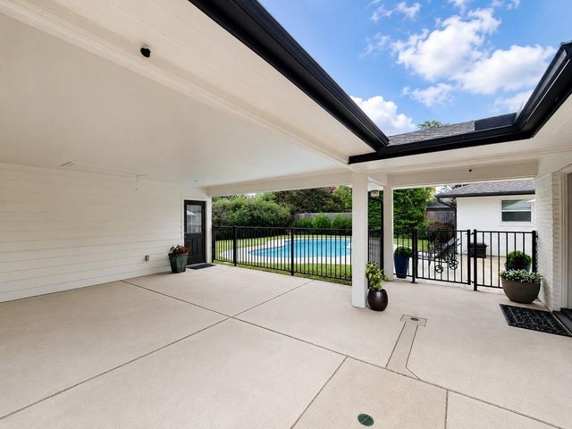4326 Briarbend Drive, Houston, TX 77035