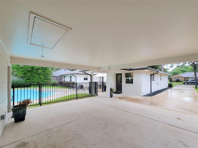 4326 Briarbend Drive, Houston, TX 77035