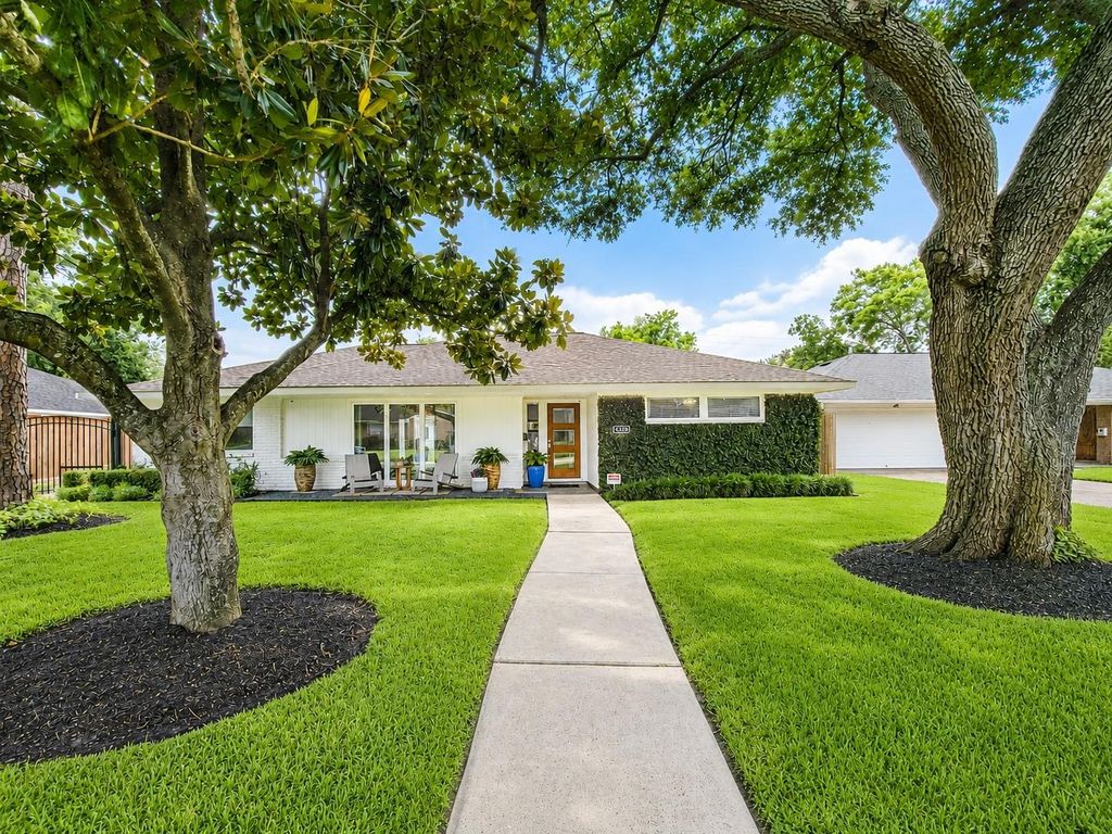4326 Briarbend Drive, Houston, TX 77035