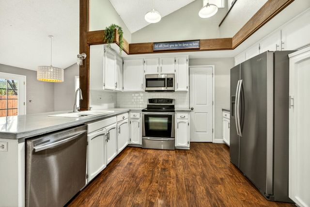 2409 Greenbrook Drive, Medford, OR 97504