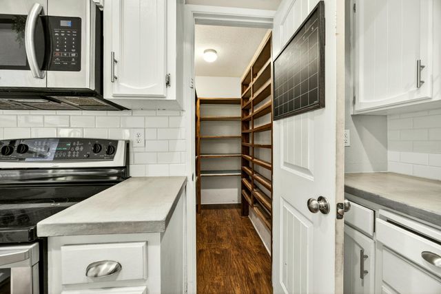 2409 Greenbrook Drive, Medford, OR 97504