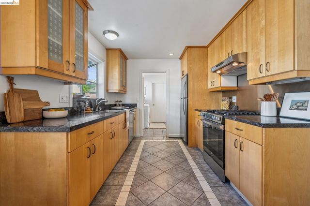 482 Lewis Ave, San Leandro, CA 94577