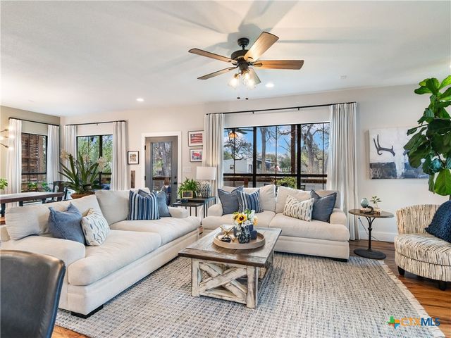 502 E Basel Street, New Braunfels, TX 78130