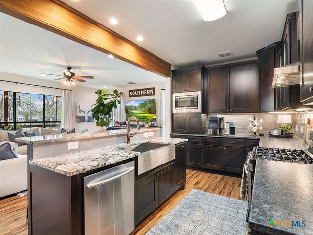 502 E Basel Street, New Braunfels, TX 78130