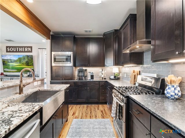 502 E Basel Street, New Braunfels, TX 78130