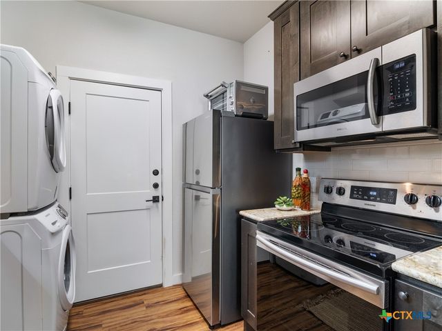 502 E Basel Street, New Braunfels, TX 78130