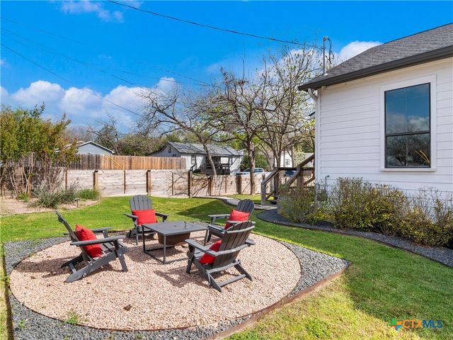 502 E Basel Street, New Braunfels, TX 78130