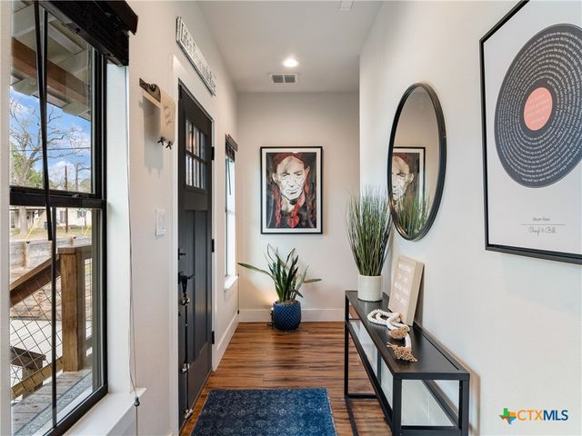 502 E Basel Street, New Braunfels, TX 78130