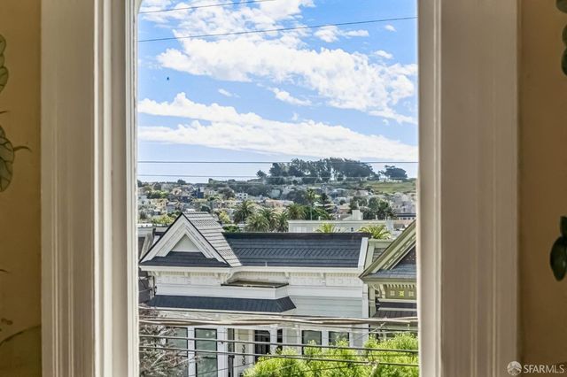 3846 Cesar Chavez Street, San Francisco, CA 94131