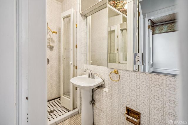 3846 Cesar Chavez Street, San Francisco, CA 94131