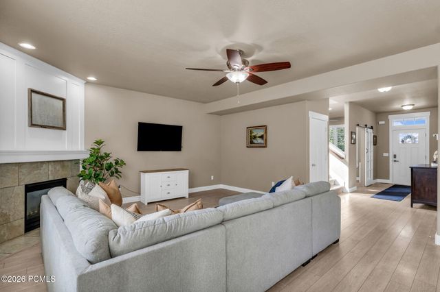 3827 W Coastal Dune Drive, South Jordan, UT 84009