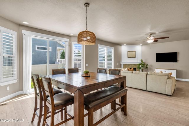 3827 W Coastal Dune Drive, South Jordan, UT 84009