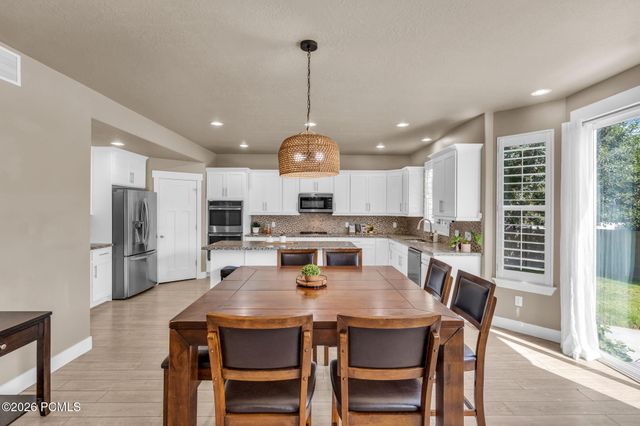 3827 W Coastal Dune Drive, South Jordan, UT 84009