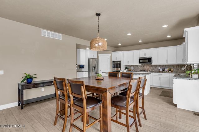 3827 W Coastal Dune Drive, South Jordan, UT 84009