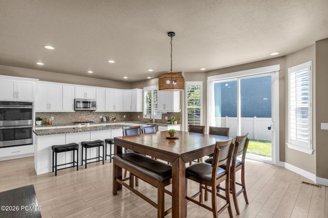3827 W Coastal Dune Drive, South Jordan, UT 84009