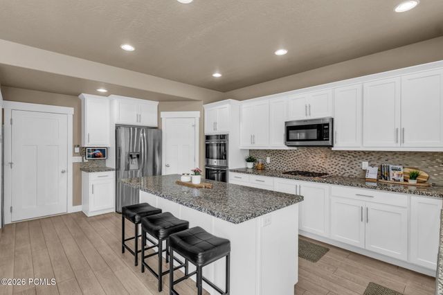 3827 W Coastal Dune Drive, South Jordan, UT 84009