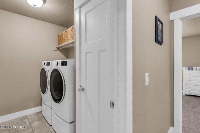 3827 W Coastal Dune Drive, South Jordan, UT 84009